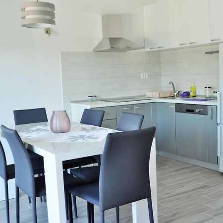Apartments Zora Rogoznica  Eksteriør billede
