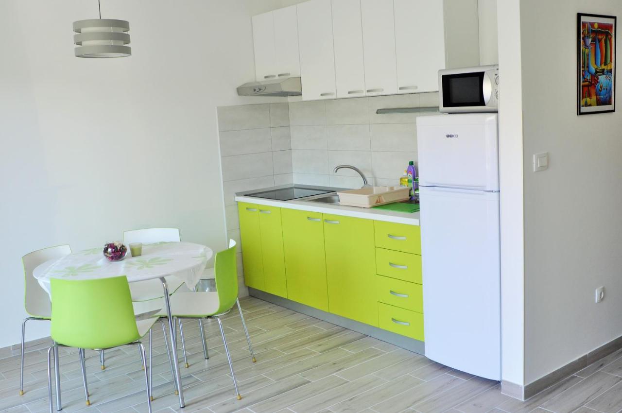 Apartments Zora Rogoznica  Eksteriør billede