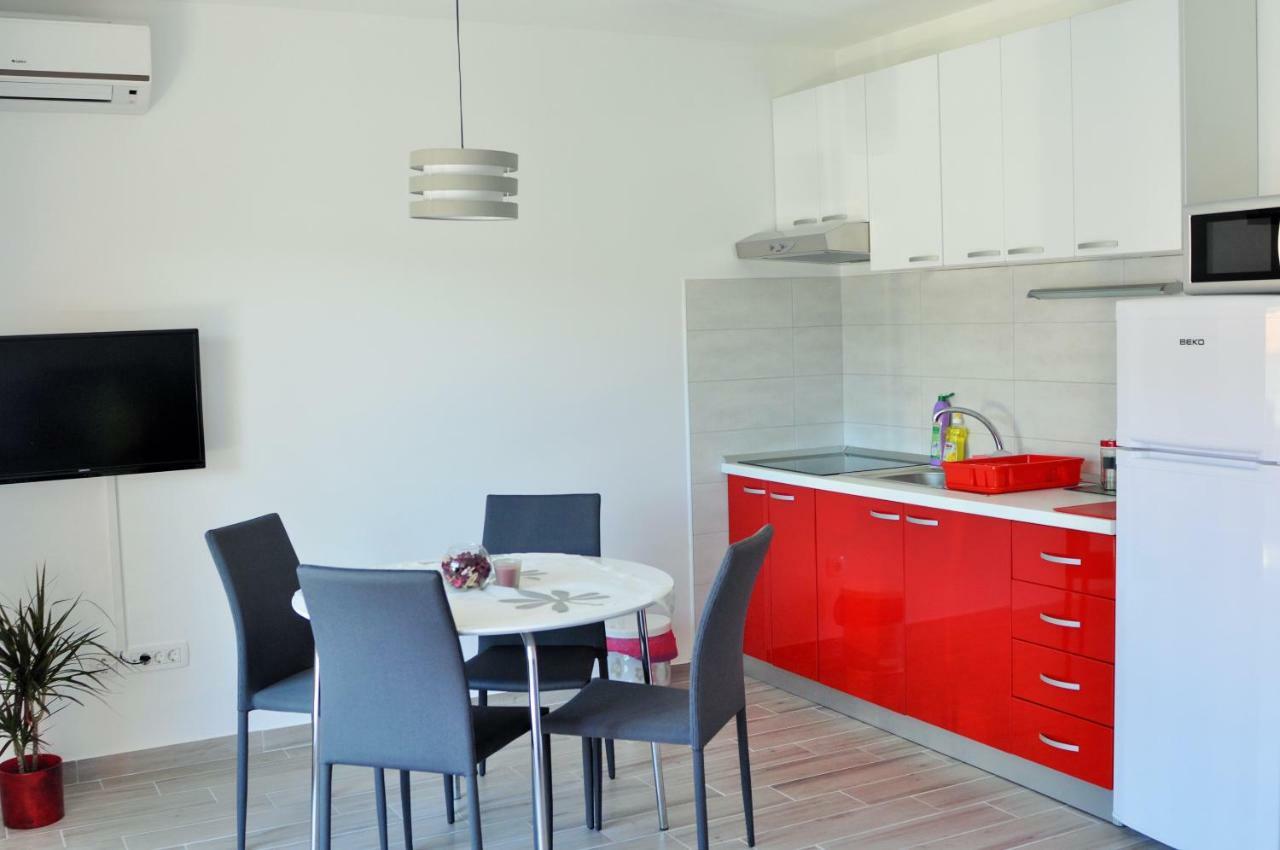 Apartments Zora Rogoznica  Eksteriør billede