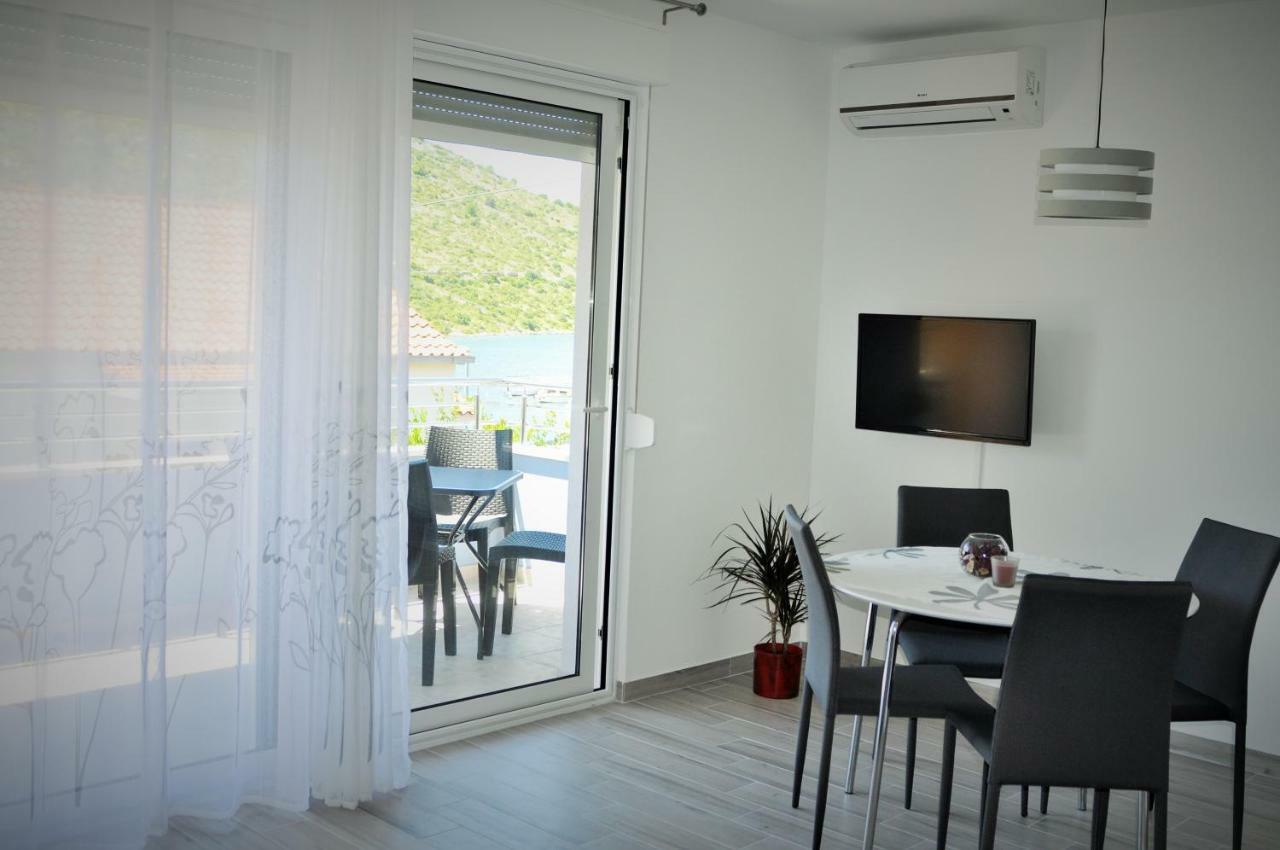 Apartments Zora Rogoznica  Eksteriør billede