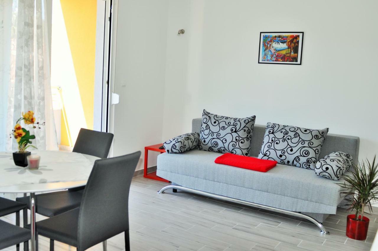 Apartments Zora Rogoznica  Eksteriør billede