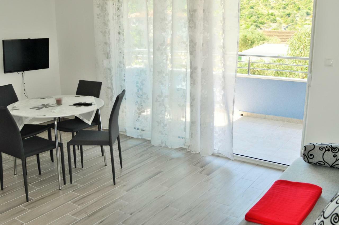 Apartments Zora Rogoznica  Eksteriør billede