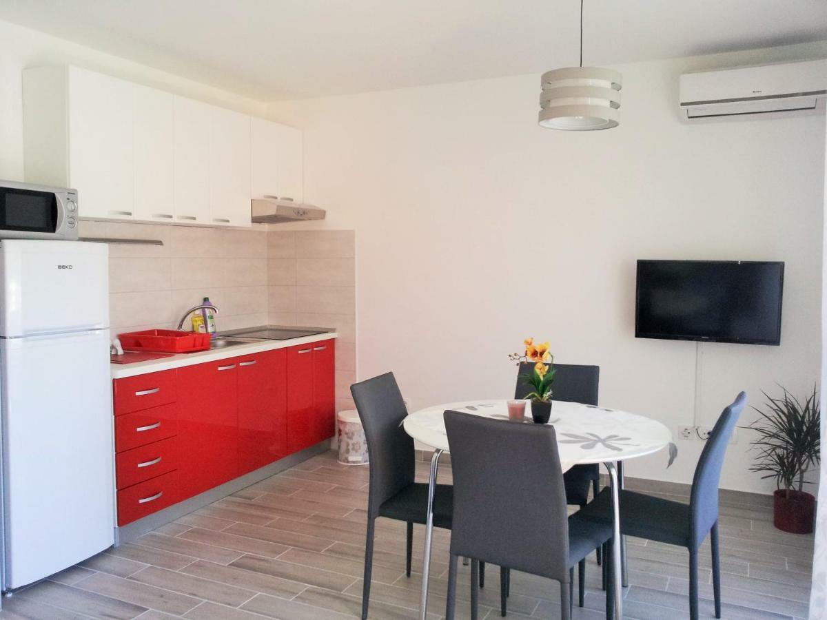 Apartments Zora Rogoznica  Eksteriør billede