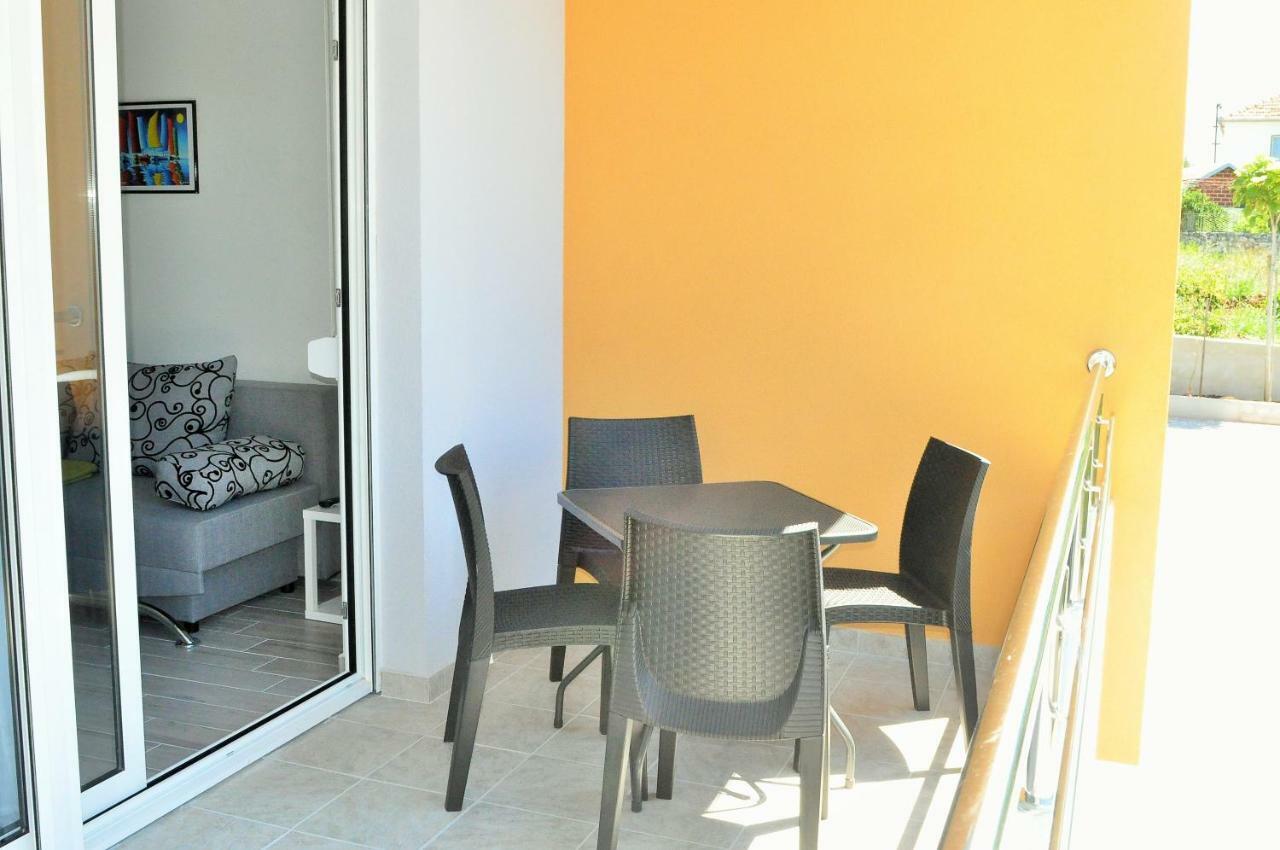 Apartments Zora Rogoznica  Eksteriør billede