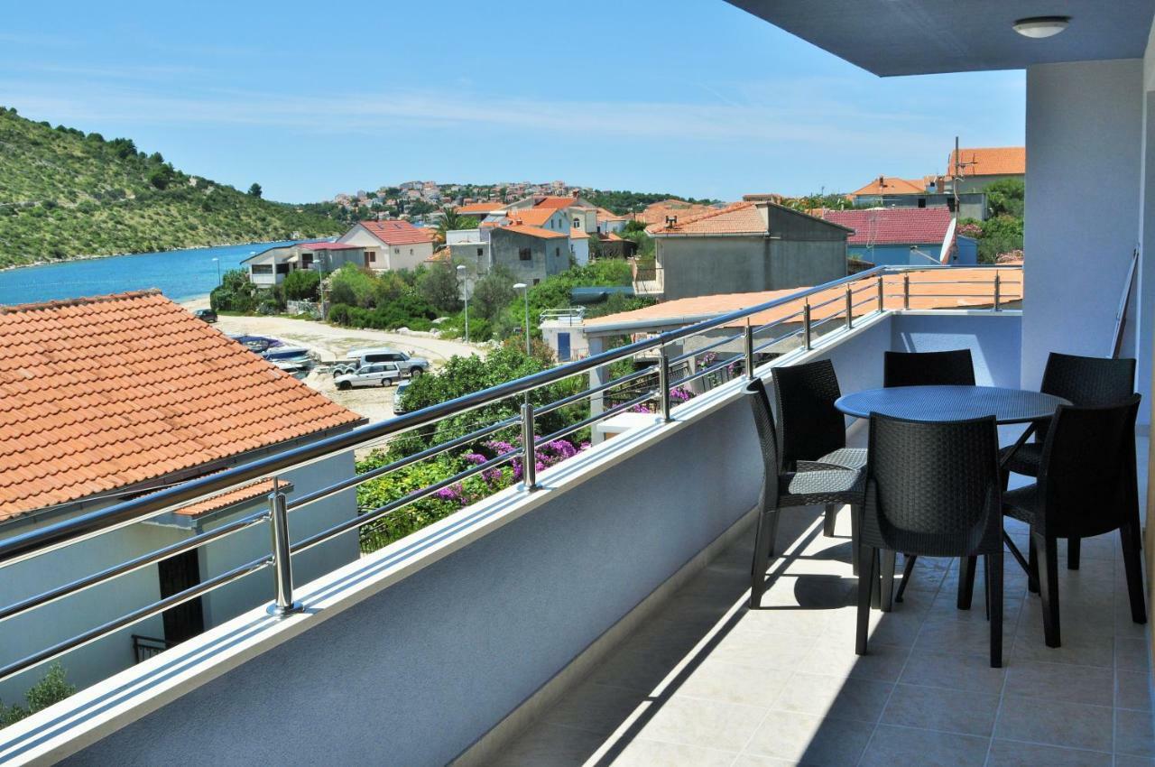 Apartments Zora Rogoznica  Eksteriør billede